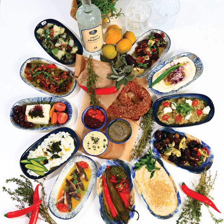 מנות מפוזרות. סלון יווני