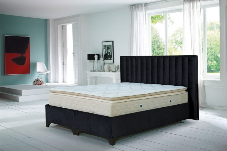 מיטה זוגית עם ארגז מצעים