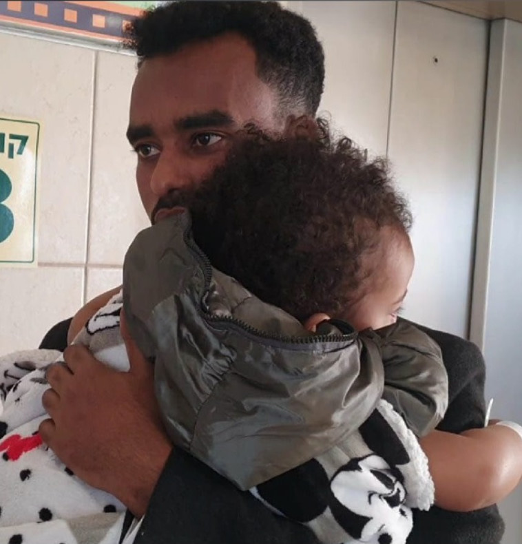 בעלה ובנה של האישה שנפצעה באורח קשה בשריפה בב''ש