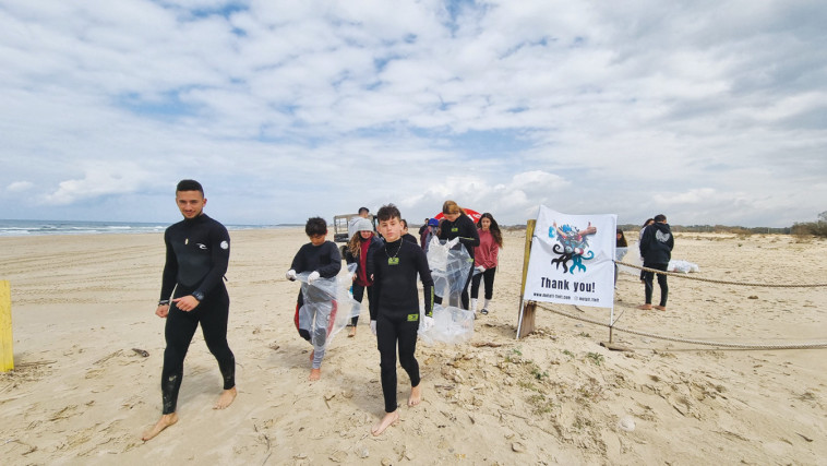 אירוע ניקיון חוף בית ינאי באמצעות גיוס כספים מה-NFT