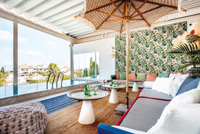 הגג והבריכה במלון ליר סנס גדרה 