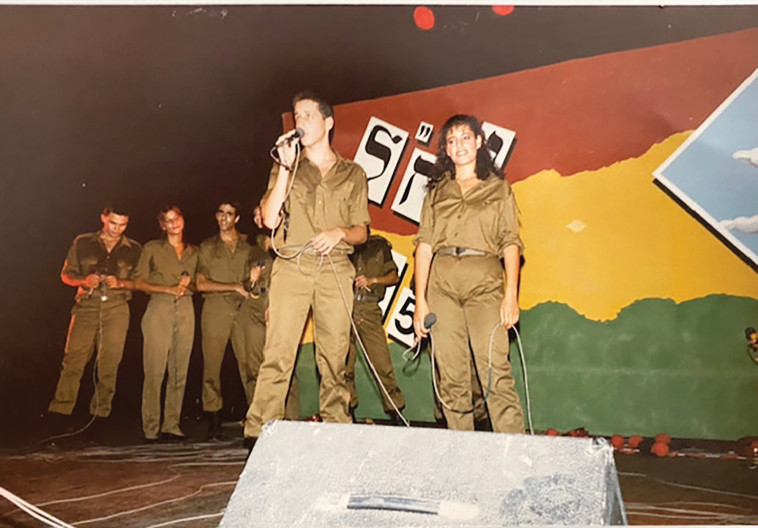 ראובן לביא בימיו בלהקה הנח''ל