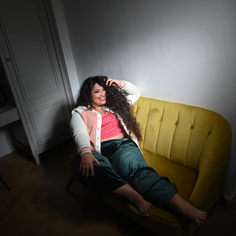 מכנסיים קרייזי ליין, טופ PRIMARK, בומבר תמנון