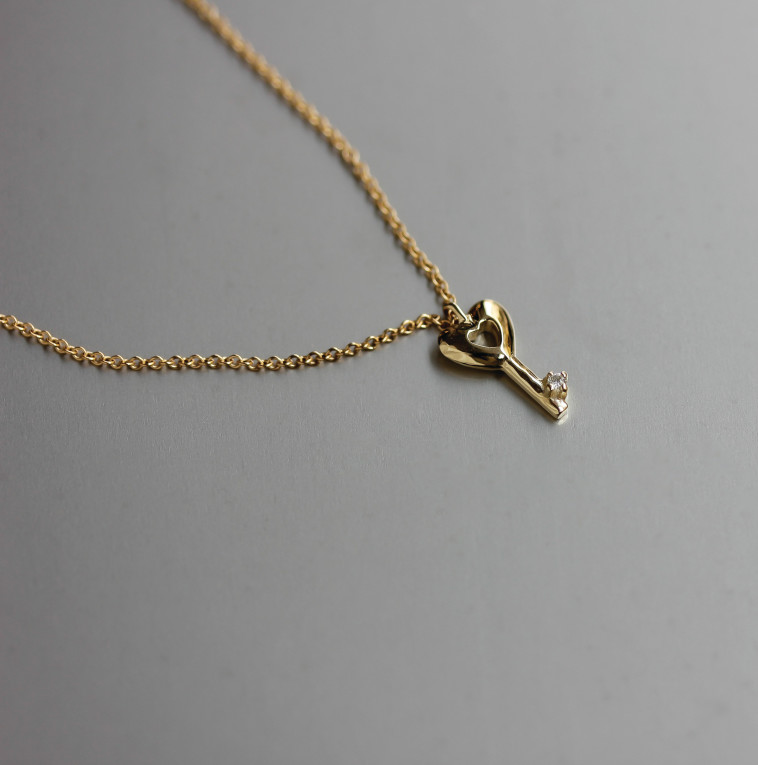 SHE- RA JEWELRY 1750 ש'ח