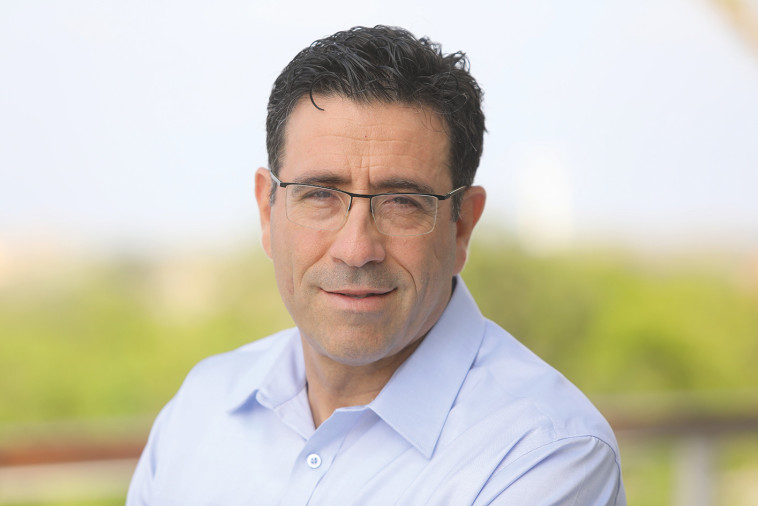 צביקה וילננאי