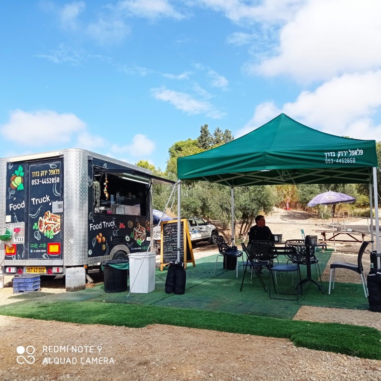 מחירים נמוכים בפער משמעותי מבנייה של פרגולות מעץ או אלומיניום