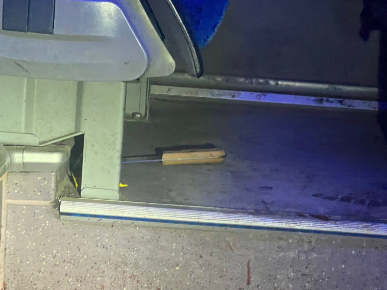 הסכין בה השתמש המחבל בפיגוע במחסום שועפאט