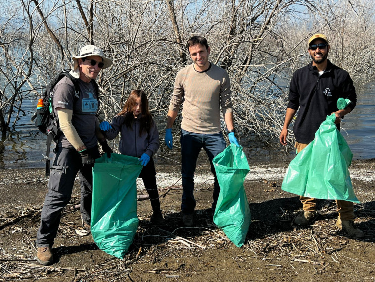 מנקים את שמורת הבטחה מנזקי הסופה