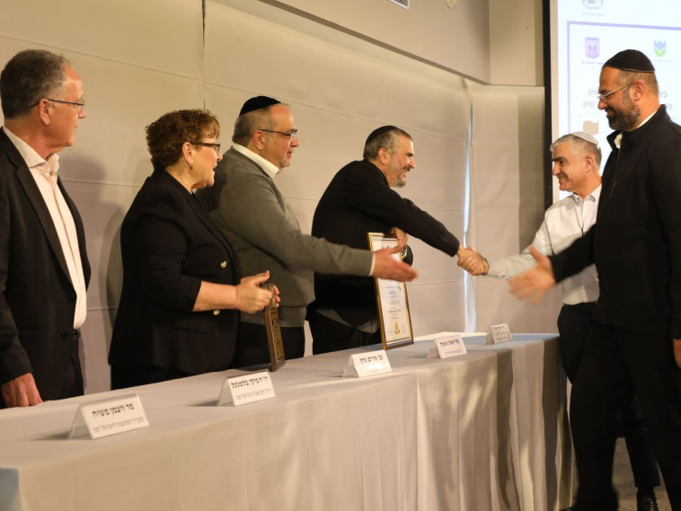 זכיית בית העלמין אילת בחמישה כוכבי יופי בתחרות של המשרד לשירותי דת