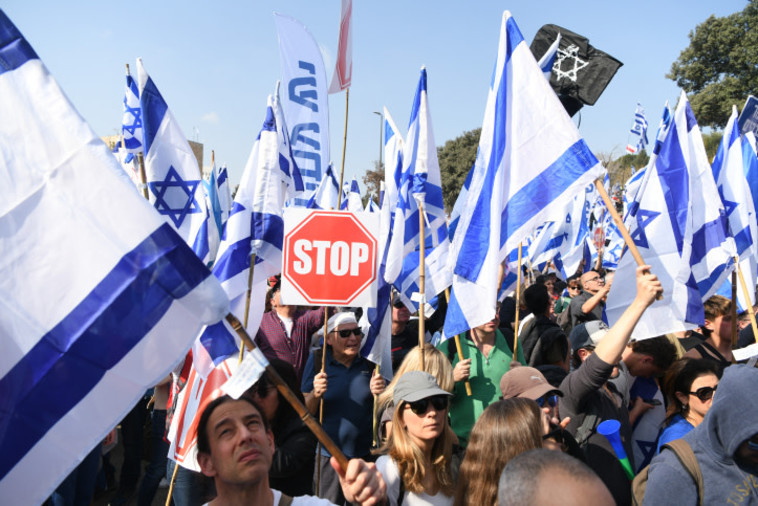 הפגנה נגד הרפורמה בירושלים (צילום: אריה לייב אדאמס, פלאש 90)