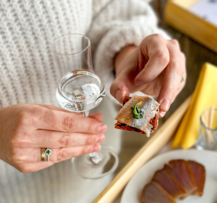 שנאפס ודג מלוח מישהו?