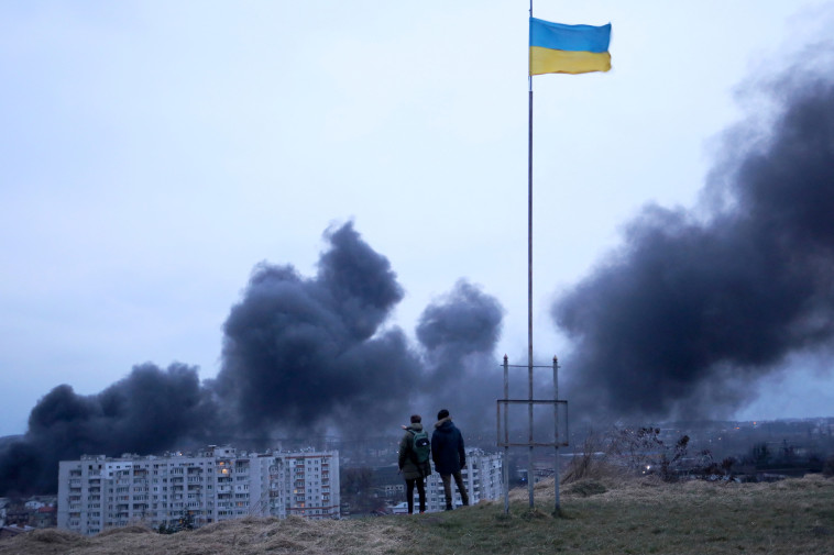 הפצצת עיר באוקראינה (צילום: ALEKSEY FILIPPOV.GettyImages)