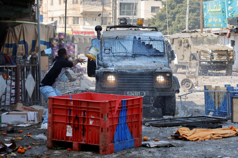 עימותים בשכם (צילום: REUTERS/Raneen Sawafta)