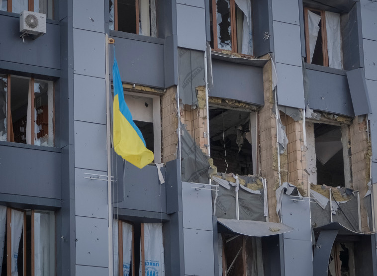 בניין הרוס באזור העיר בחמוט, אוקראינה (צילום: REUTERS/Alex Babenko)