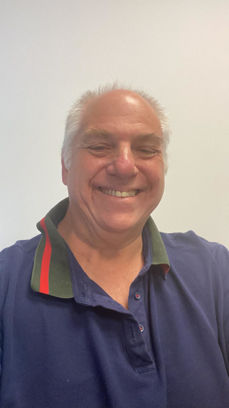 מתכנן להישאר בחברה עוד שנים רבות. לורנס פישר