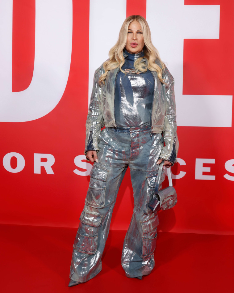 ג'וזף רנדס כככוכבת הלוטוס