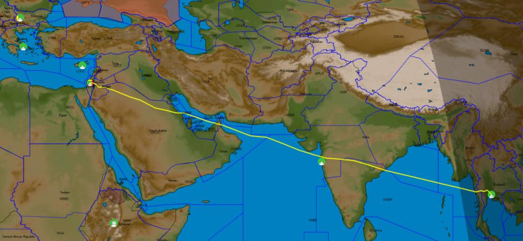 מסלול הטיסה הראשון מעל  עומאן (צילום: אל על)
