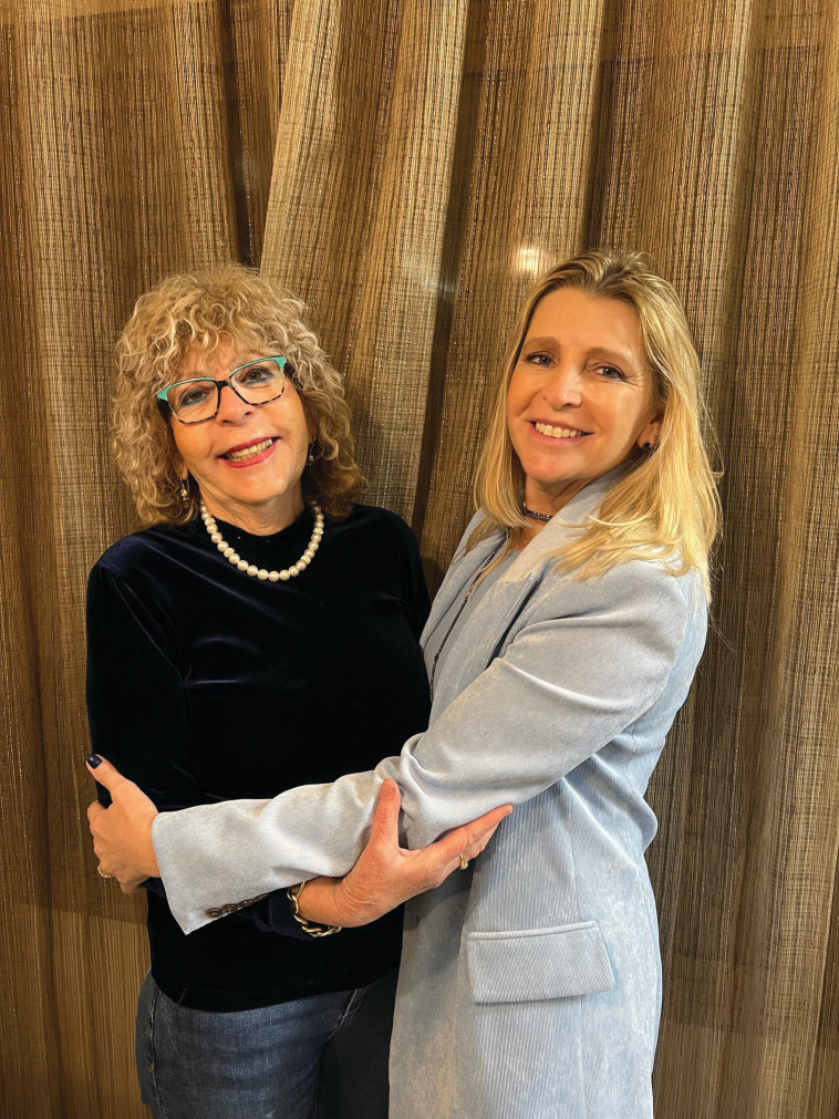 שרונה רומנו לזר וניצן לזר