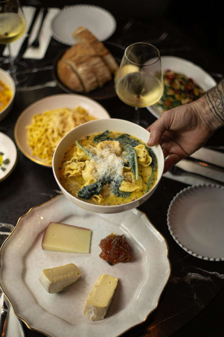 חגיגות פורים בבר היין אפריטיבו