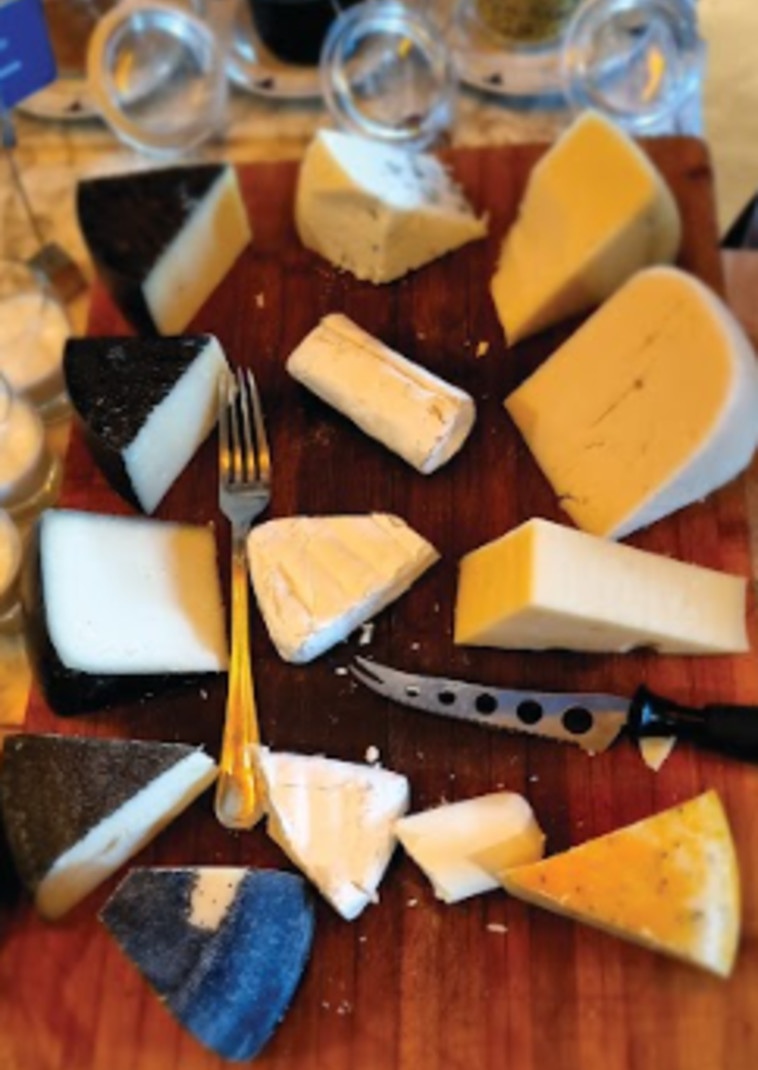 מסעדת בת שבע מגשי גבינות