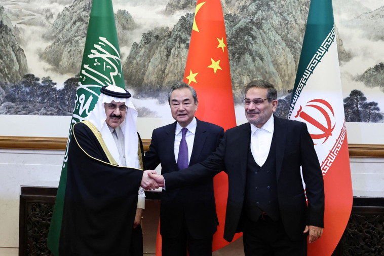 טקס חתימת ההסכם לחידוש היחסים בין סעודיה לאיראן בבייג'ינג (צילום: China Daily via REUTERS)