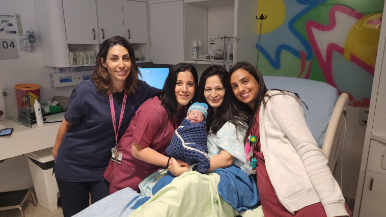 האם לצד המיילדות והיילוד