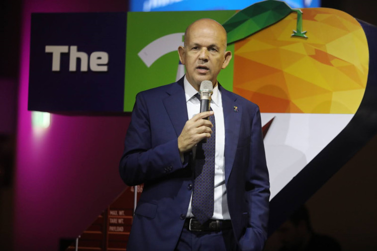 נשיא ומנכ''ל צים, אלי גליקמן