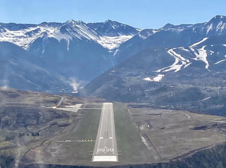 שדה התעופה האזורי של טלורייד – קולורדו, ארה''ב (צילום: צילום מסך אינסטגרם)