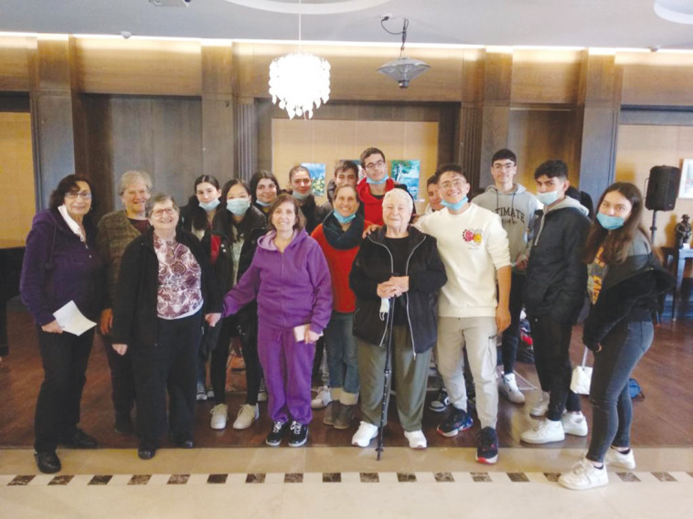 מפגש בין דורי