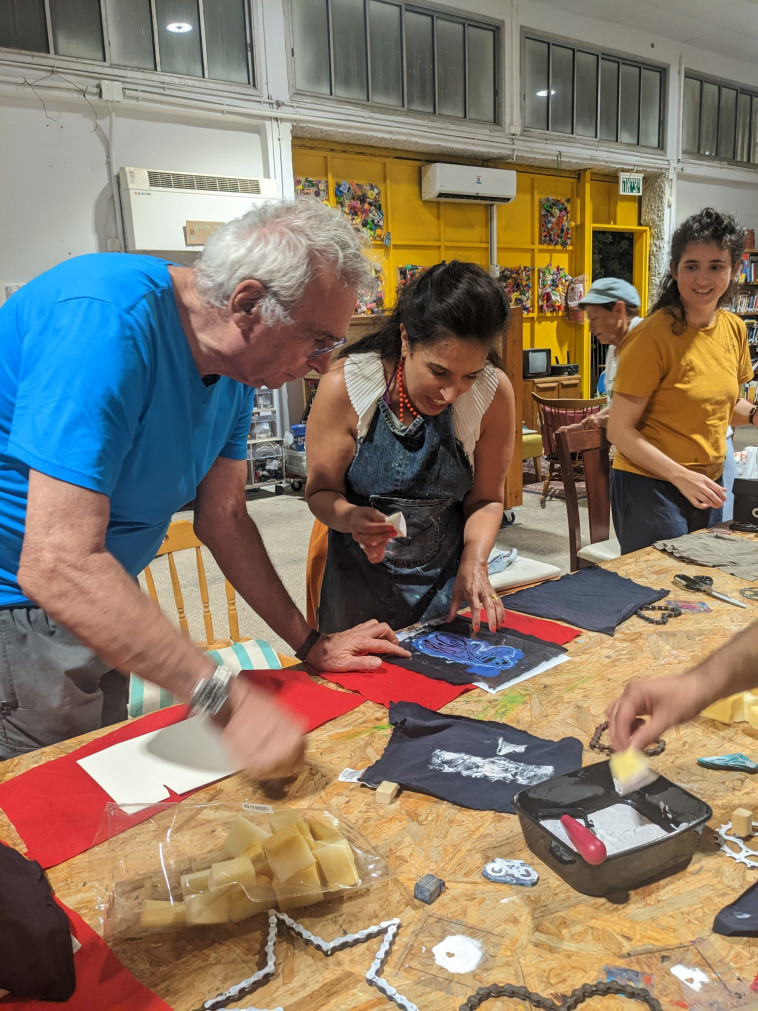 'יום מעשים טובים', אורי אלמון