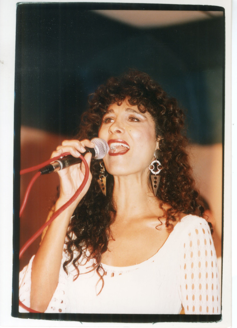 אביבה אבידן, שנת 1994  (צילום: אמיר מאירי)