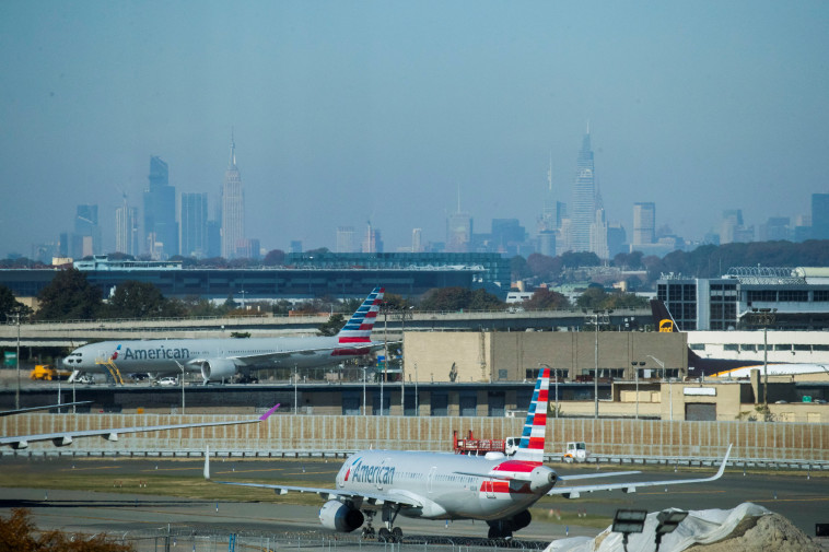נמל התעופה JFK בניו יורק (צילום: REUTERS/Eduardo Munoz)