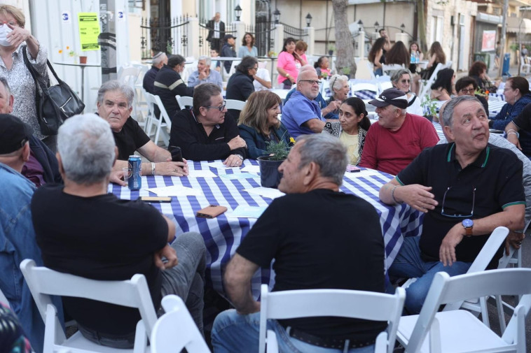 פסטיבל אביב ה-15 בשכונת שפירא