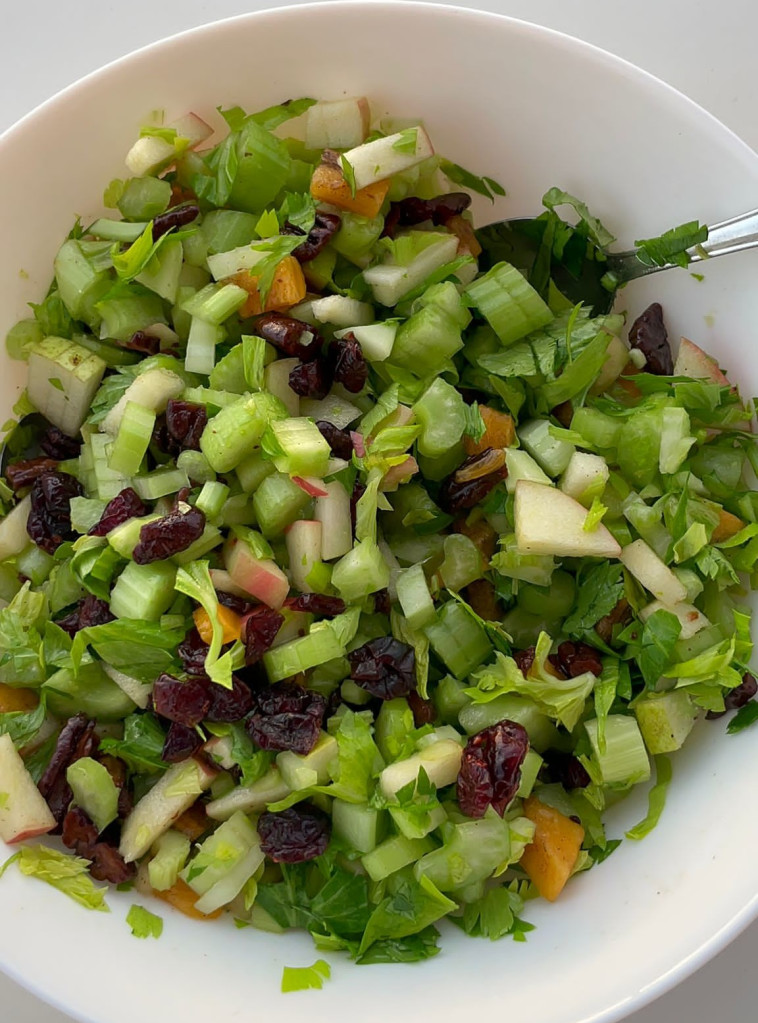 סלט סלרי מרענן ובריא