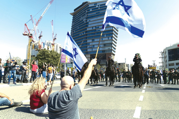חסימות כבישים עזריאלי ואיילון  