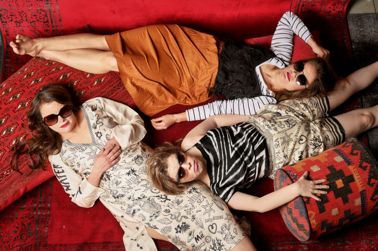 אוקסנה,&nbsp;גילי וסימונה