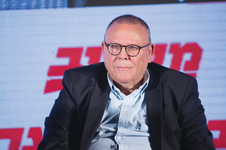 ארנון בר דוד 