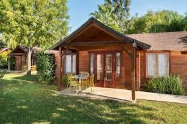 וילג׳ מלון מטיילים על הירדן