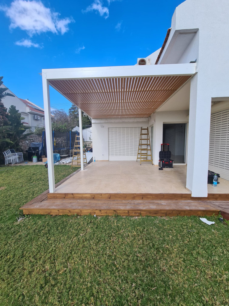 מוצר ורסטילי המאפשר למצוא את מערכת ההצללה המתאימה ביותר לגינה שלכם