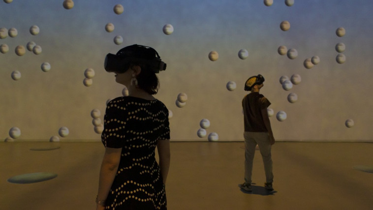 מתחם VR בתערוכת סלבדור דאלי חוה''מ פסח 2023 (צילום: יחצ)
