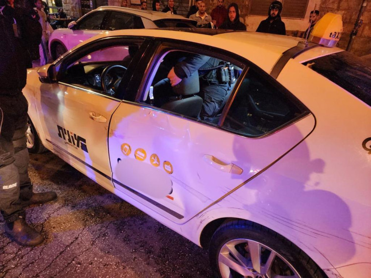נהג מונית הותקף בירושלים, לרכבו ניזוק