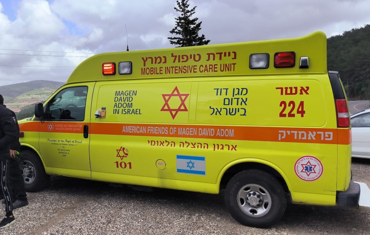 אמבולנס טיפול נמרץ מד''א