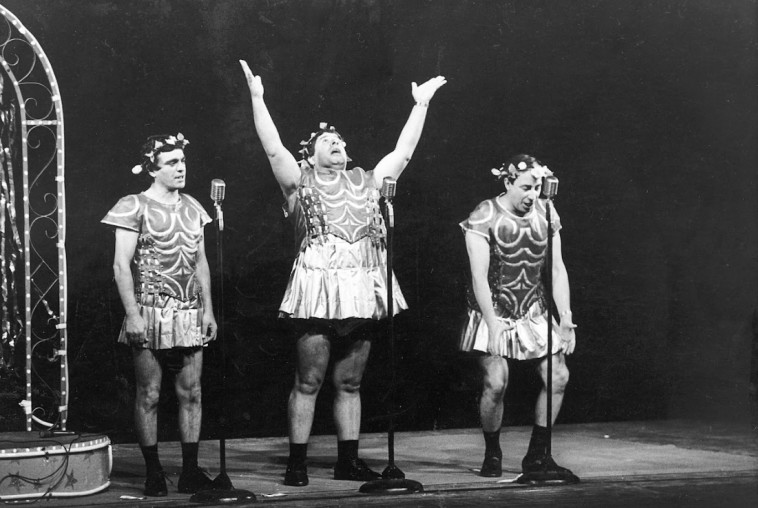 ''מים לדוד המלך'', הגשש החיוור