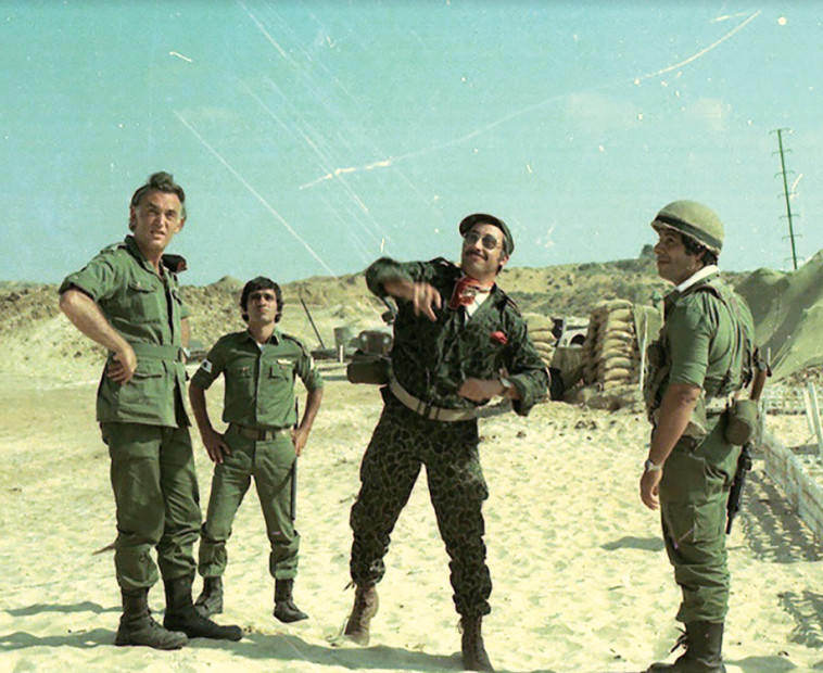 ''גבעת חלפון אינה עונה''