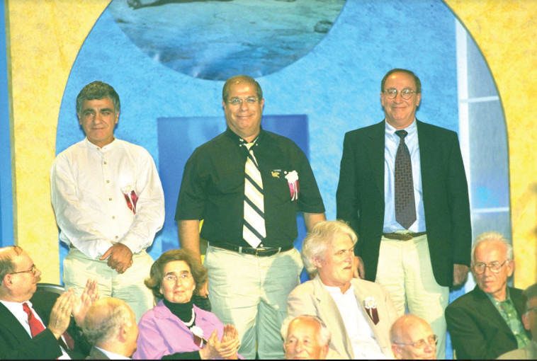 שלישיית ''הגשש החיוור'' מקבלת את פרס ישראל