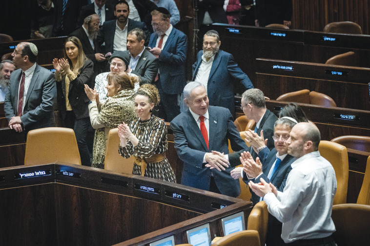 נתניהו וחבריו בקואליציה חוגגים את אישור חוק יסוד השפיטה 