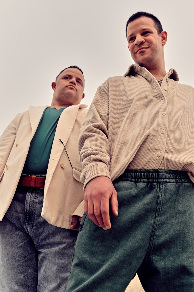 יקיר חולצה American Vintage, מכנסיים diesel, אלחנן חולצה FOX, ג'קט scotch &amp; soda, ג'ינס GUESS