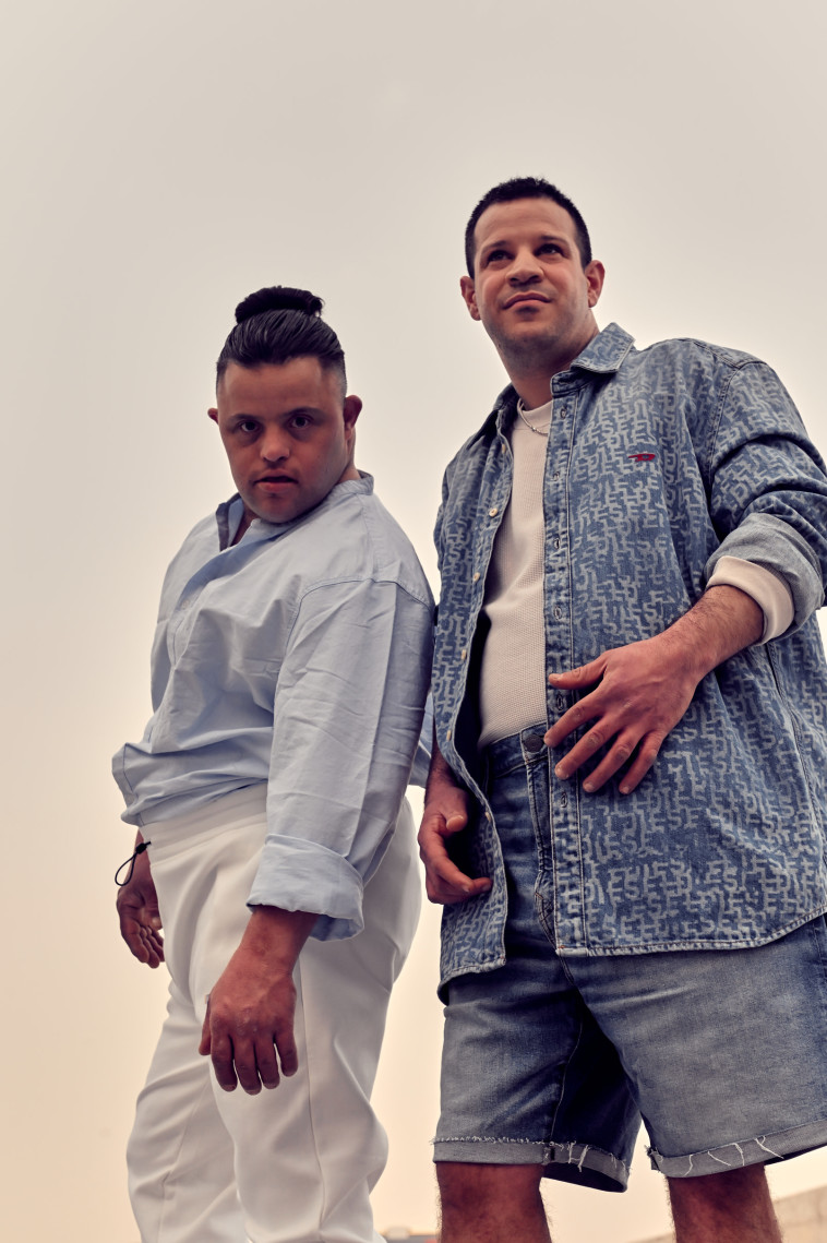 יקיר סריג H&amp;M, ג'קט diesel, מכנסיים AMERICAN EAGLE אלחנן חולצה FOX, מכנסיים GUESS