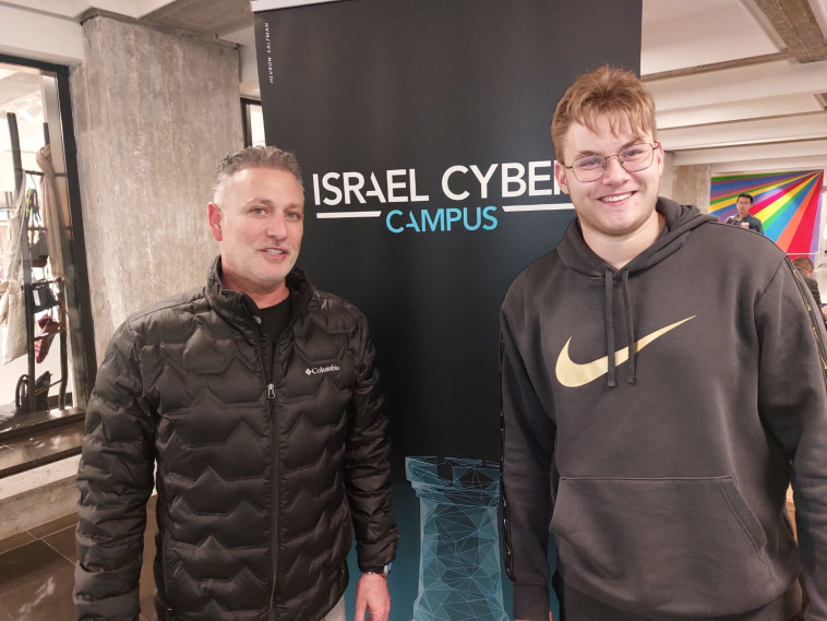 אילן ודניאל באירוע הפתיחה