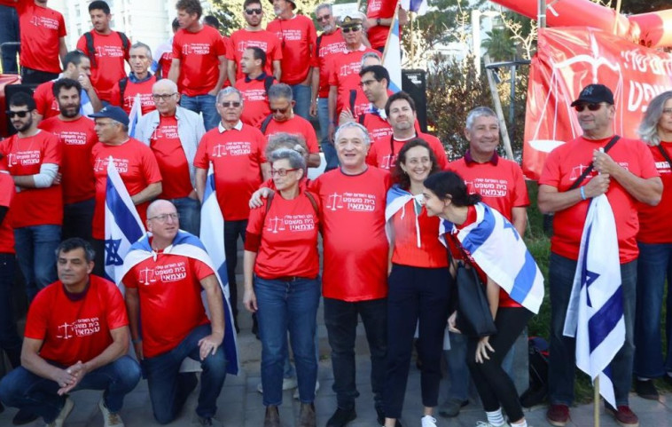 אנשי מילואים מפגינים נגד הרפורמה המשפטית